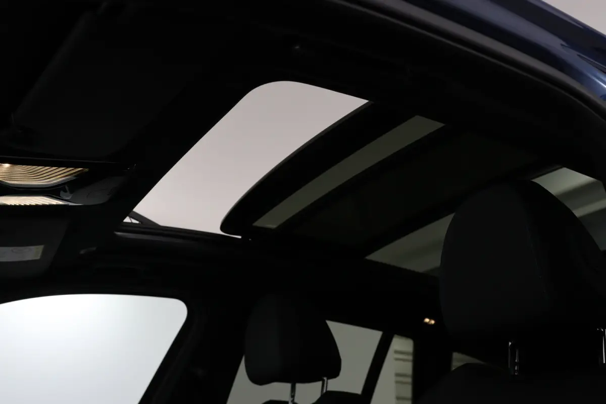 High Executive 80 kWh | M-Sport | Open Dak | Harman/Kardon | Leder | Memory Zetels | 360 Camera | LED | 20''' LMV | Cruise Adaptive | Sfeerverlichting | HUD | Keyless | Navi | Stoelverwarmin