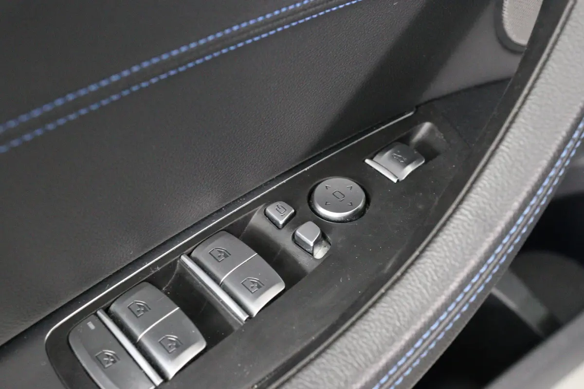 High Executive 80 kWh | M-Sport | Open Dak | Harman/Kardon | Leder | Memory Zetels | 360 Camera | LED | 20''' LMV | Cruise Adaptive | Sfeerverlichting | HUD | Keyless | Navi | Stoelverwarmin