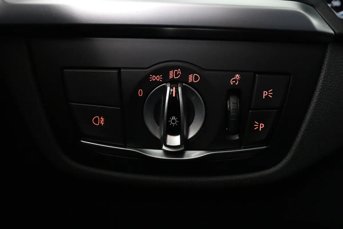 High Executive 80 kWh | M-Sport | Open Dak | Harman/Kardon | Leder | Memory Zetels | 360 Camera | LED | 20''' LMV | Cruise Adaptive | Sfeerverlichting | HUD | Keyless | Navi | Stoelverwarmin