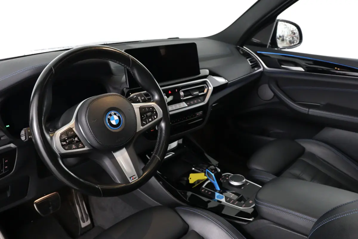 High Executive 80 kWh | M-Sport | Open Dak | Harman/Kardon | Leder | Memory Zetels | 360 Camera | LED | 20''' LMV | Cruise Adaptive | Sfeerverlichting | HUD | Keyless | Navi | Stoelverwarmin