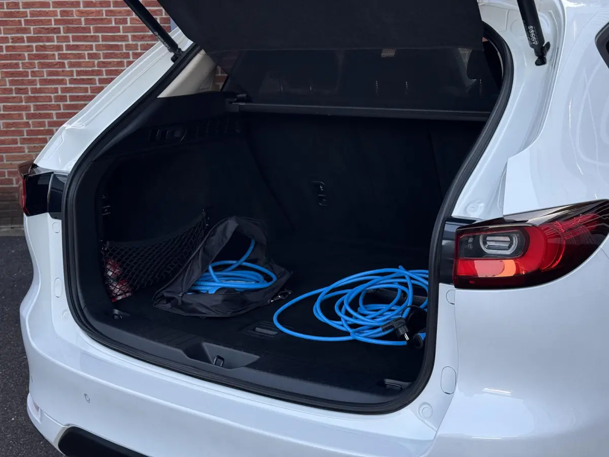 2.5 e-SkyActiv PHEV Homura Plus | Panoramadak | Stoelkoeling, Stuur en Stoel, Achterbankverwarming | 360 Camera | Cruise Control Adaptief | Lederen bekleding |