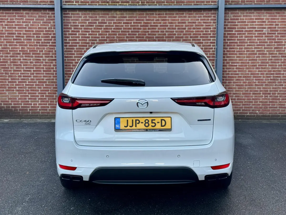 2.5 e-SkyActiv PHEV Homura Plus | Panoramadak | Stoelkoeling, Stuur en Stoel, Achterbankverwarming | 360 Camera | Cruise Control Adaptief | Lederen bekleding |