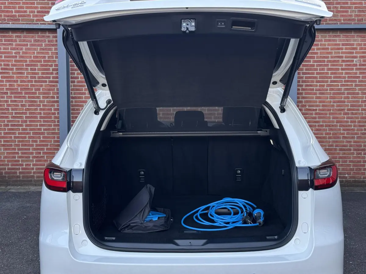 2.5 e-SkyActiv PHEV Homura Plus | Panoramadak | Stoelkoeling, Stuur en Stoel, Achterbankverwarming | 360 Camera | Cruise Control Adaptief | Lederen bekleding |