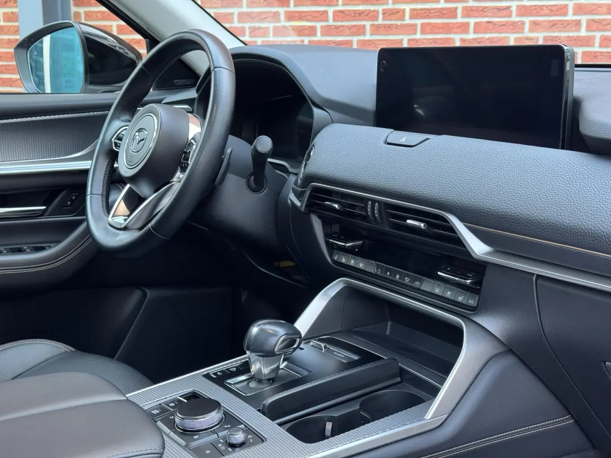 2.5 e-SkyActiv PHEV Homura Plus | Panoramadak | Stoelkoeling, Stuur en Stoel, Achterbankverwarming | 360 Camera | Cruise Control Adaptief | Lederen bekleding |