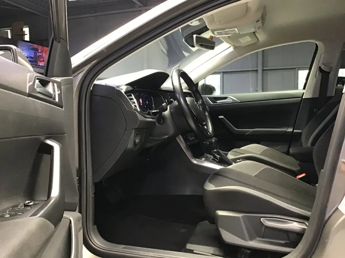 1.0 TSI Highline I New Apk + Banden + Accu I 2e Eigen I Digital Dash I Keyless I Clima I Cruise I Stoelverw I Led.