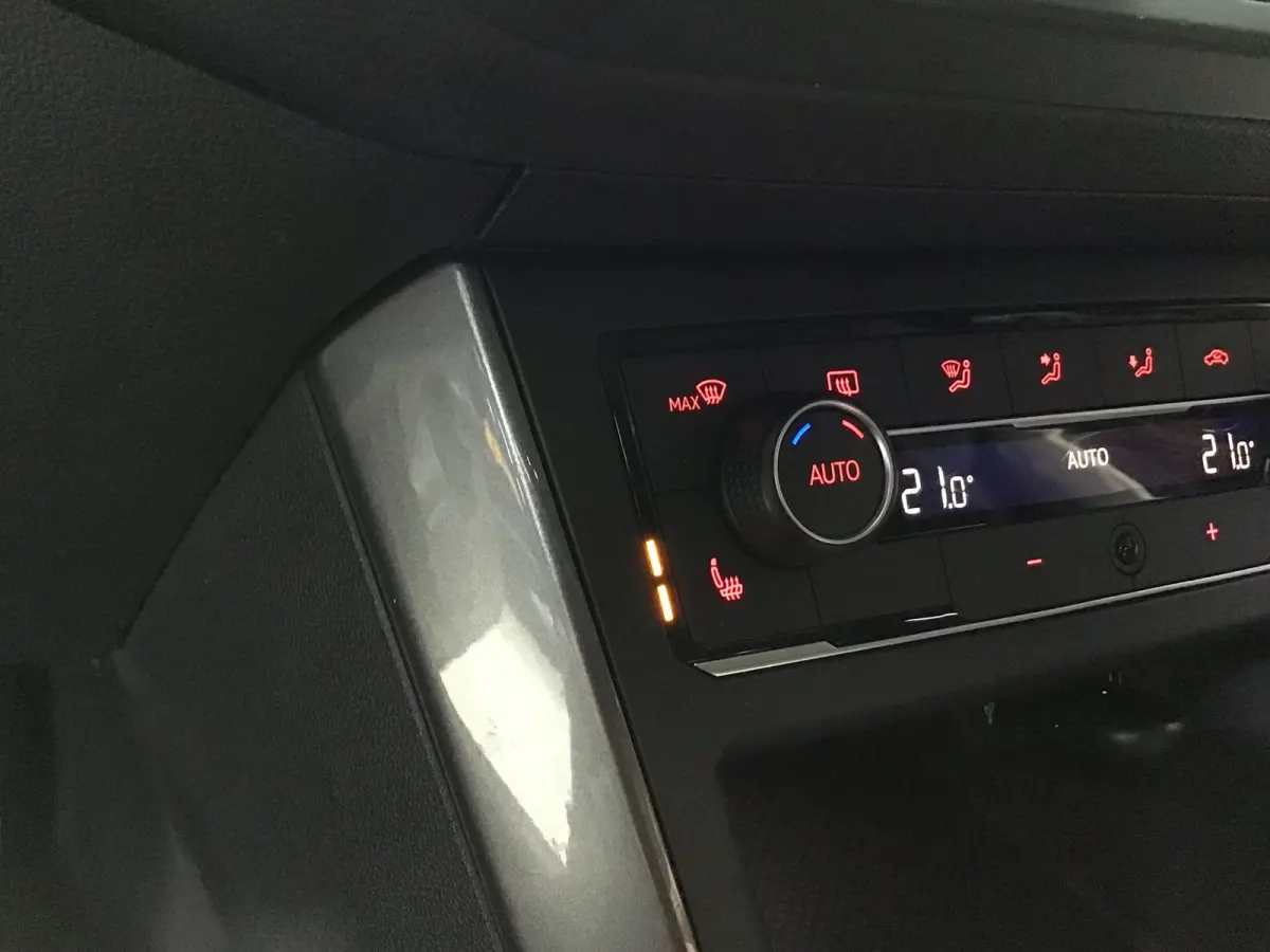 1.0 TSI Highline I New Apk + Banden + Accu I 2e Eigen I Digital Dash I Keyless I Clima I Cruise I Stoelverw I Led.