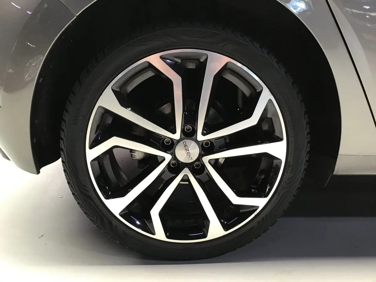 1.0 TSI Highline I New Apk + Banden + Accu I 2e Eigen I Digital Dash I Keyless I Clima I Cruise I Stoelverw I Led.