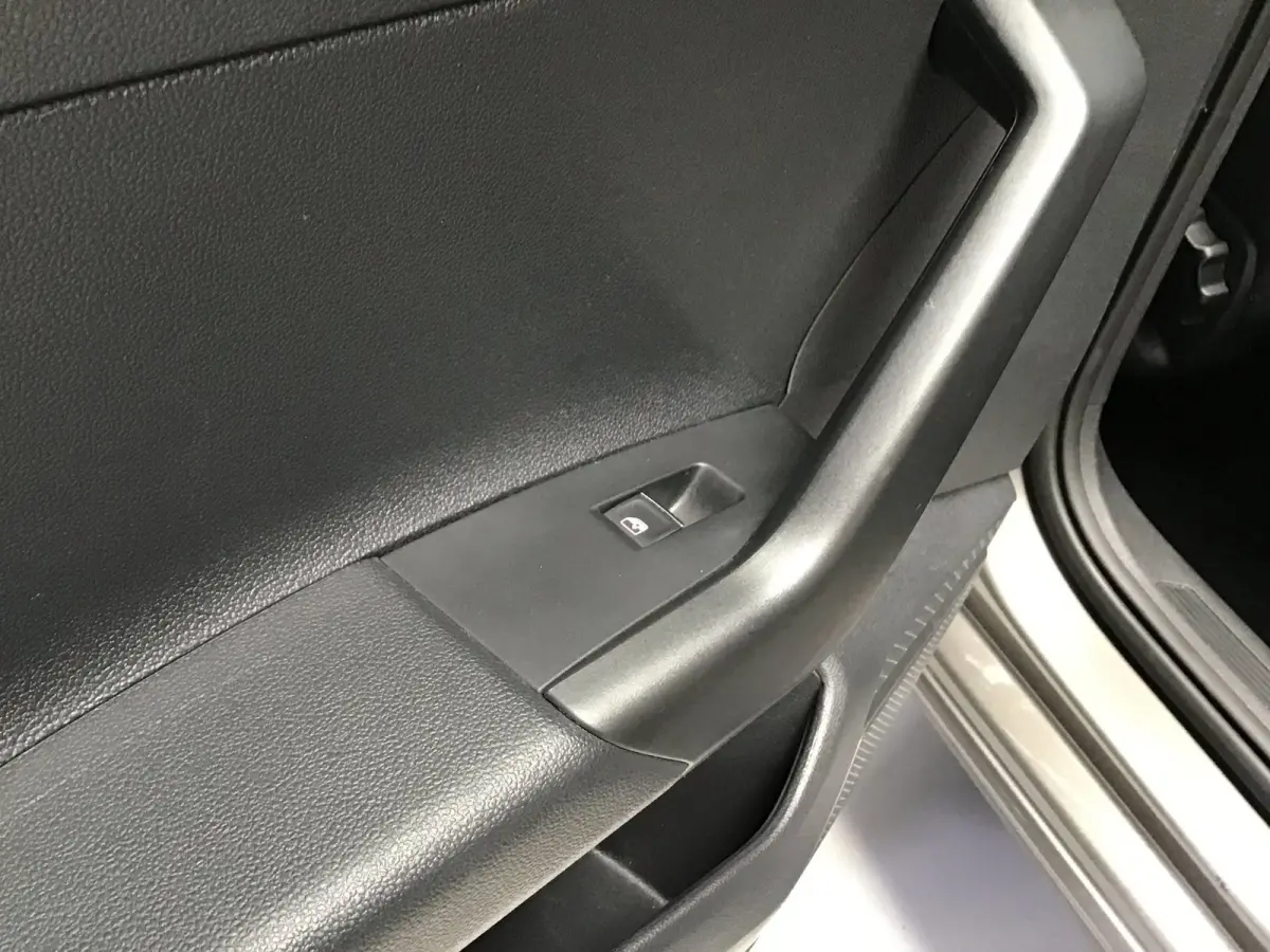 1.0 TSI Highline I New Apk + Banden + Accu I 2e Eigen I Digital Dash I Keyless I Clima I Cruise I Stoelverw I Led.