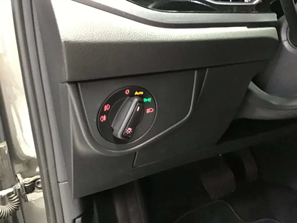 1.0 TSI Highline I New Apk + Banden + Accu I 2e Eigen I Digital Dash I Keyless I Clima I Cruise I Stoelverw I Led.