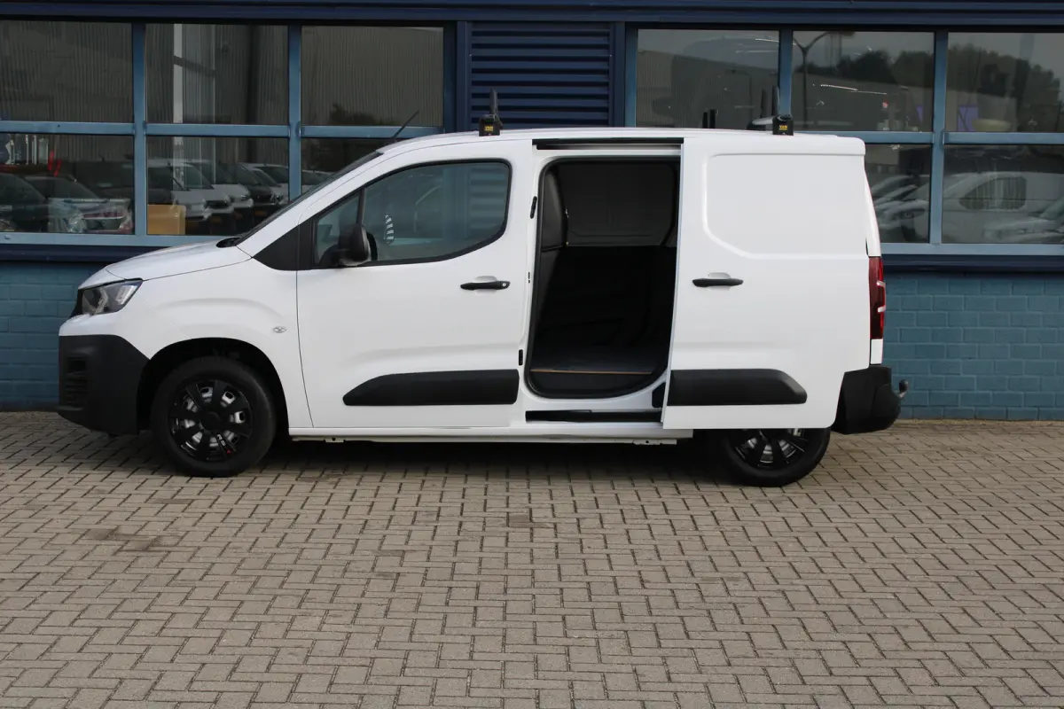1.5 100 PK | 3-ZITS | 2X SCHUIFDEUR | TREKHAAK | APPLE CARPLAY/ANDROID AUTO |