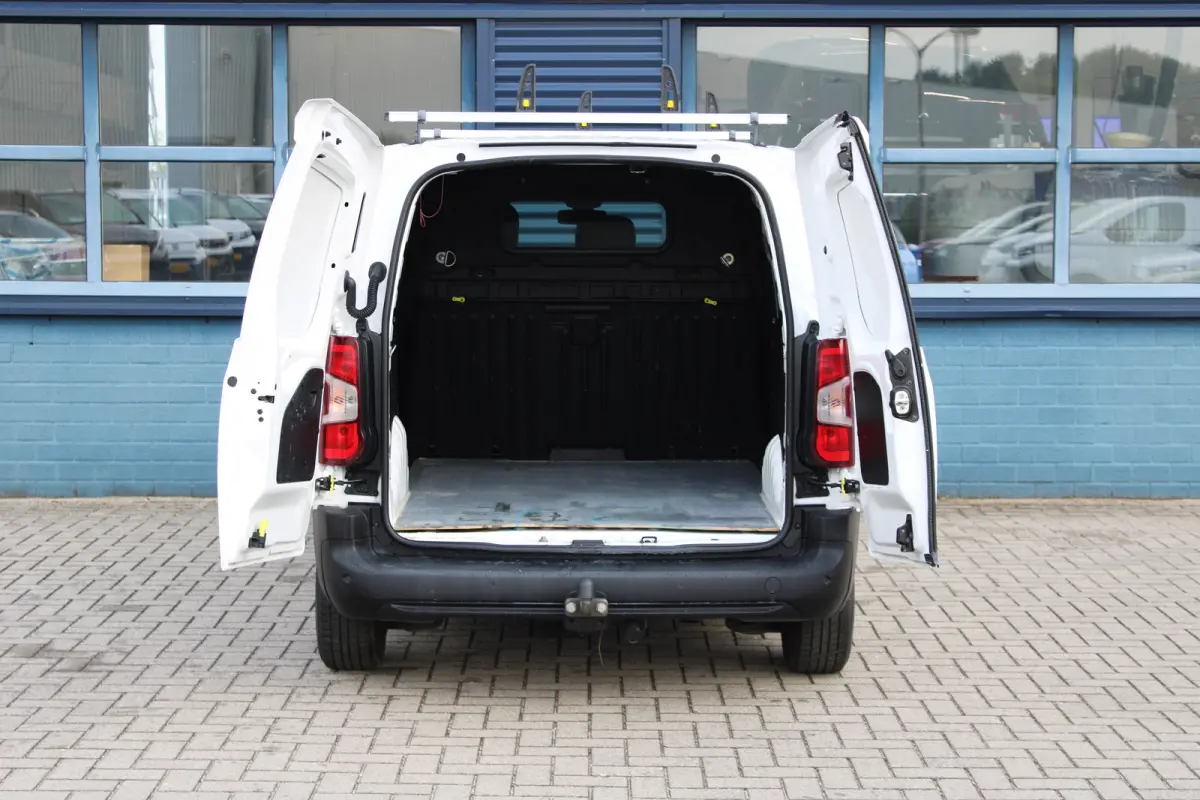 1.5 100 PK | 3-ZITS | 2X SCHUIFDEUR | TREKHAAK | APPLE CARPLAY/ANDROID AUTO |