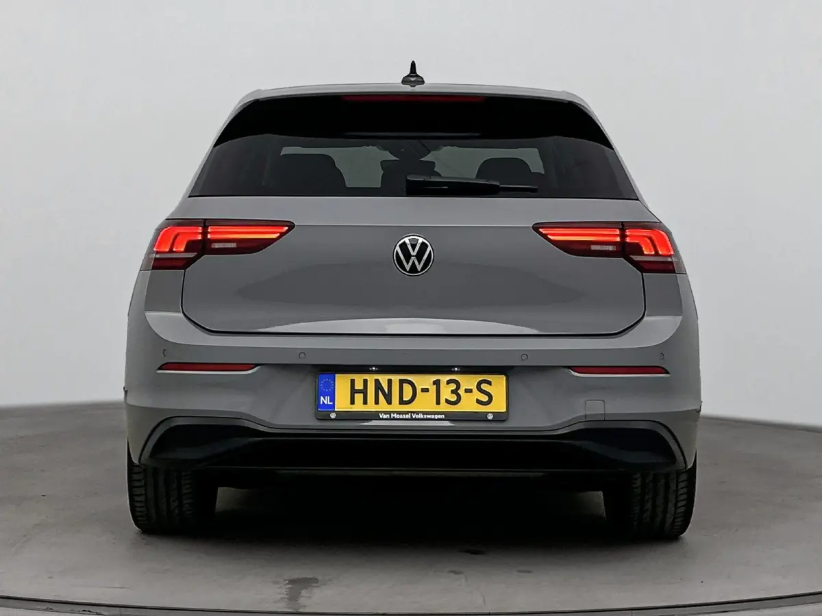 1.5 eHybrid Life Edition 204PK | Apple Carplay | Stoel+stuur verwarming | Camera| Parkeersensoren | Standkachel |