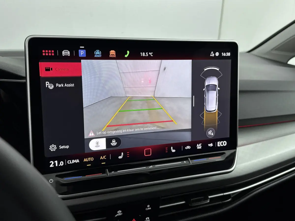 1.5 eHybrid Life Edition 204PK | Apple Carplay | Stoel+stuur verwarming | Camera| Parkeersensoren | Standkachel |