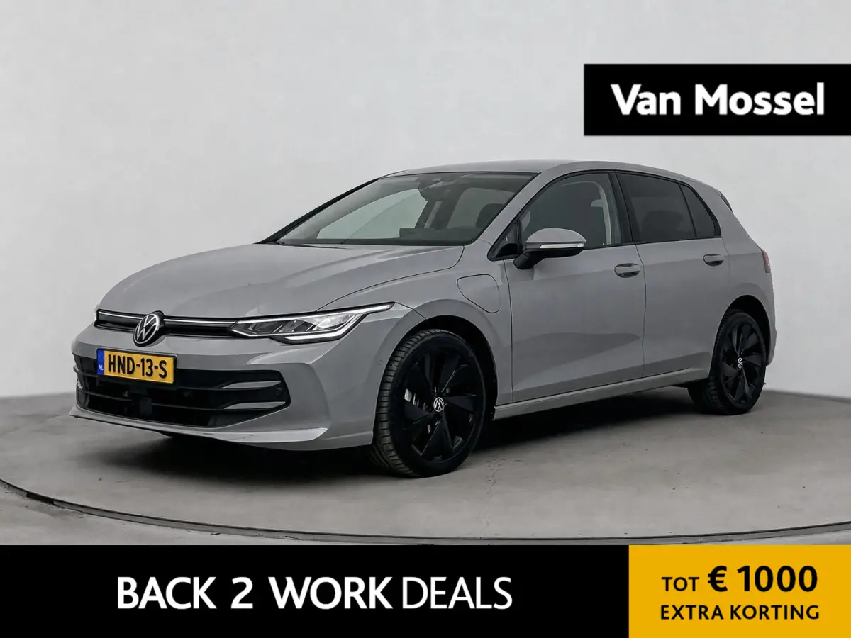 1.5 eHybrid Life Edition 204PK | Apple Carplay | Stoel+stuur verwarming | Camera| Parkeersensoren | Standkachel |