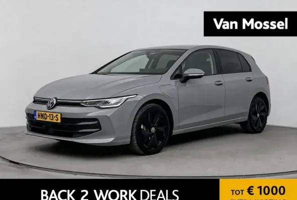1.5 eHybrid Life Edition 204PK | Apple Carplay | Stoel+stuur verwarming | Camera| Parkeersensoren | Standkachel |