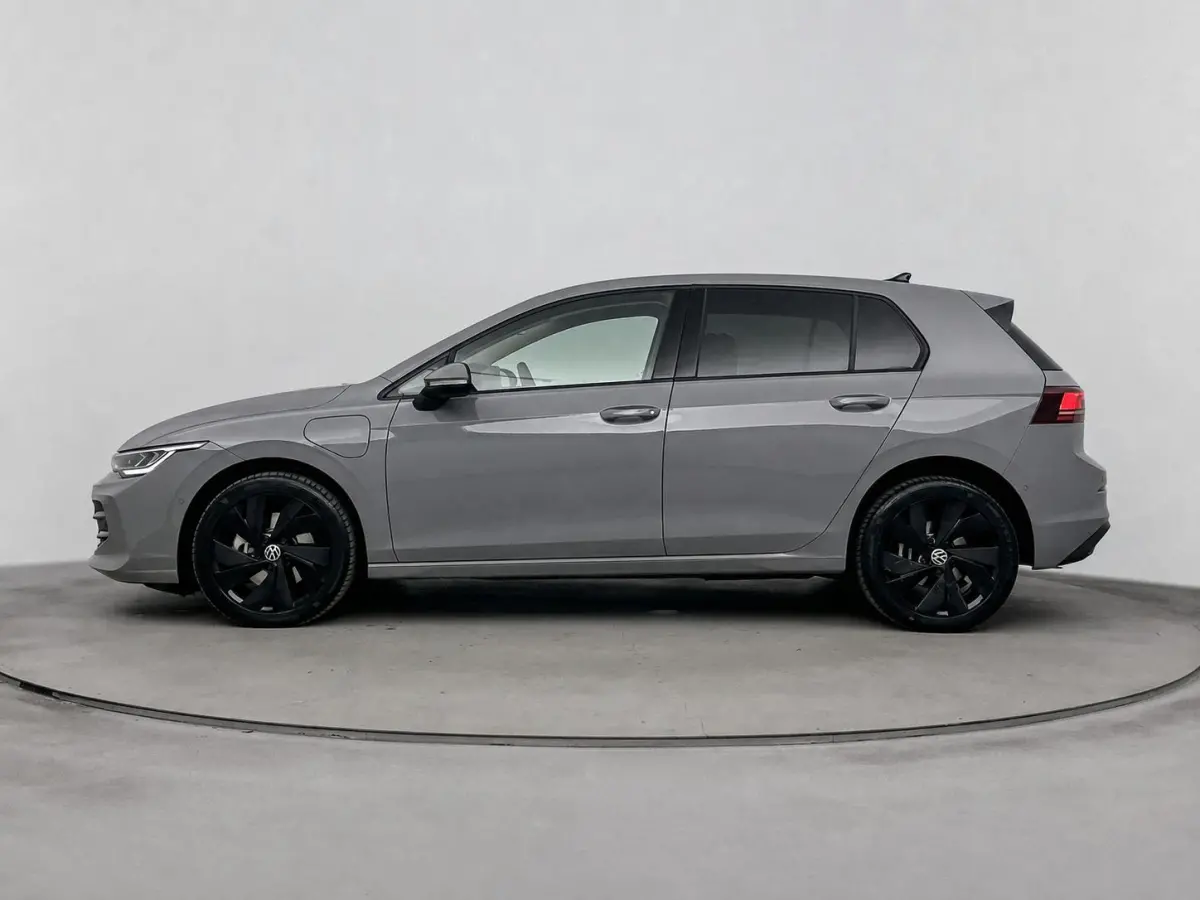 1.5 eHybrid Life Edition 204PK | Apple Carplay | Stoel+stuur verwarming | Camera| Parkeersensoren | Standkachel |