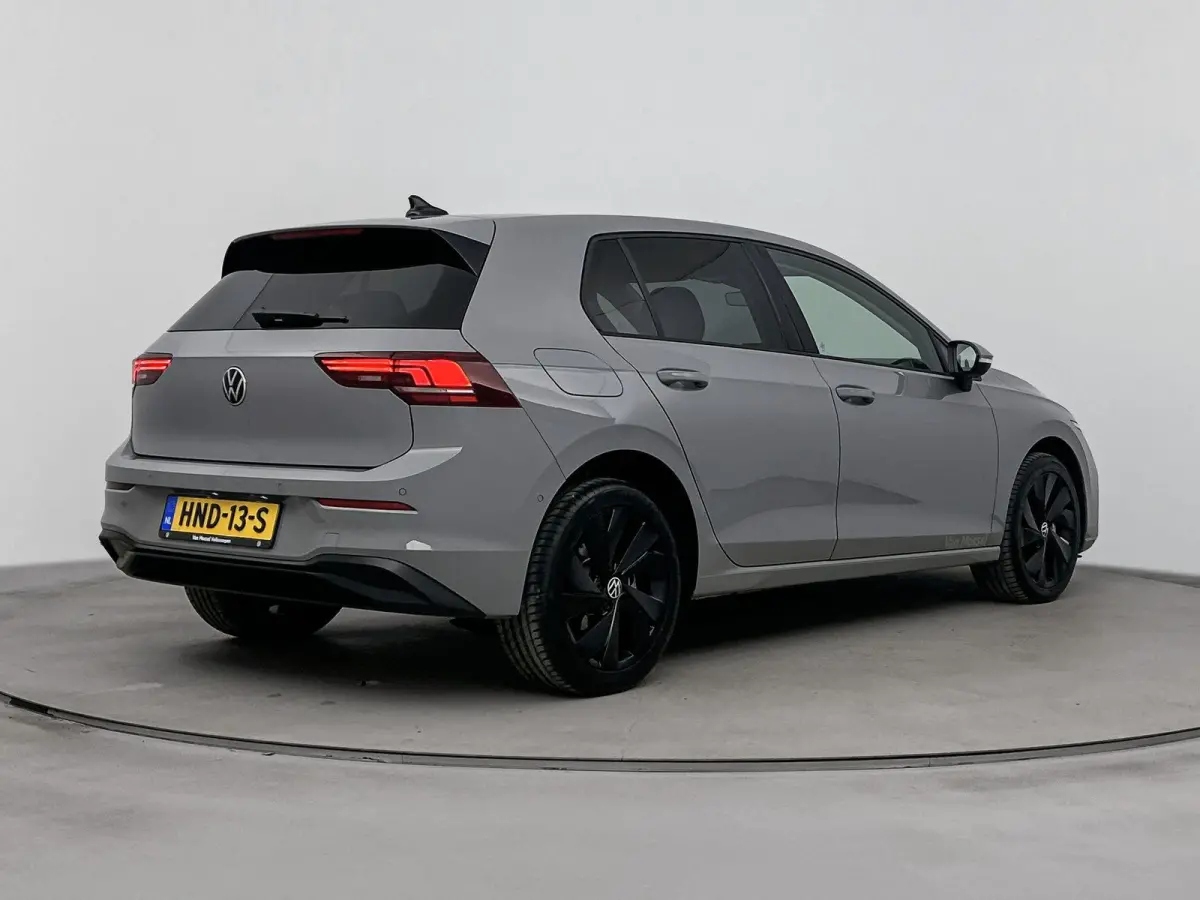 1.5 eHybrid Life Edition 204PK | Apple Carplay | Stoel+stuur verwarming | Camera| Parkeersensoren | Standkachel |