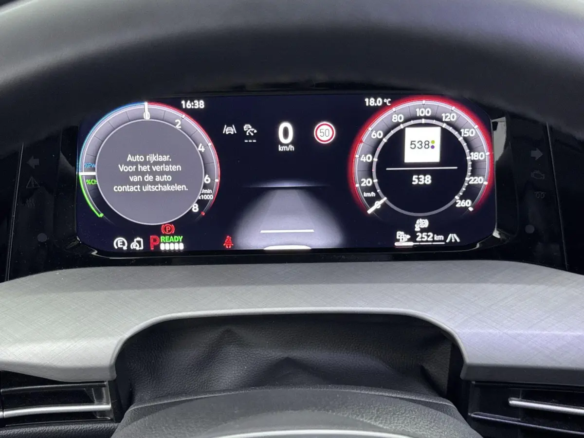 1.5 eHybrid Life Edition 204PK | Apple Carplay | Stoel+stuur verwarming | Camera| Parkeersensoren | Standkachel |