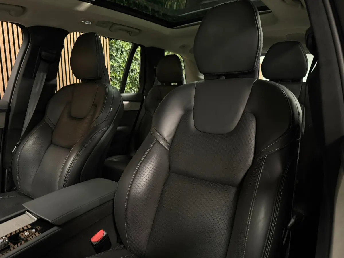 T8 AWD Recharge Ultra Dark | Full Option! | Bowers & Wilkins | Luchtvering | Stoelventilatie | Trekhaak | All Season banden | 360 Camera | Head-Up Display | Stoelmassage | 455pk | Adaptieve 
