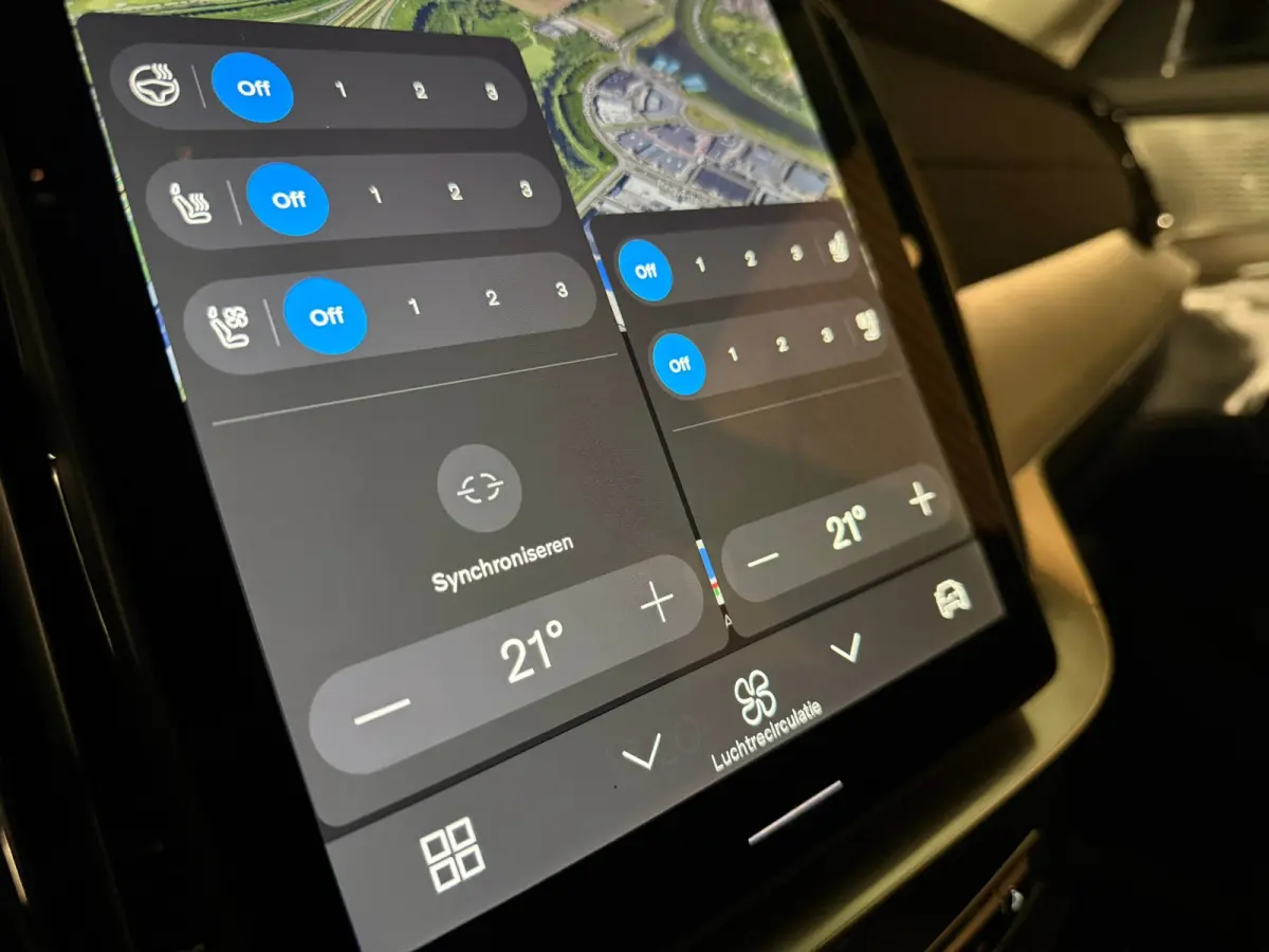 T8 AWD Recharge Ultra Dark | Full Option! | Bowers & Wilkins | Luchtvering | Stoelventilatie | Trekhaak | All Season banden | 360 Camera | Head-Up Display | Stoelmassage | 455pk | Adaptieve 