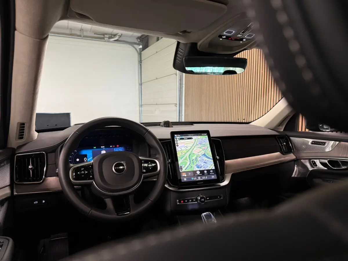 T8 AWD Recharge Ultra Dark | Full Option! | Bowers & Wilkins | Luchtvering | Stoelventilatie | Trekhaak | All Season banden | 360 Camera | Head-Up Display | Stoelmassage | 455pk | Adaptieve 