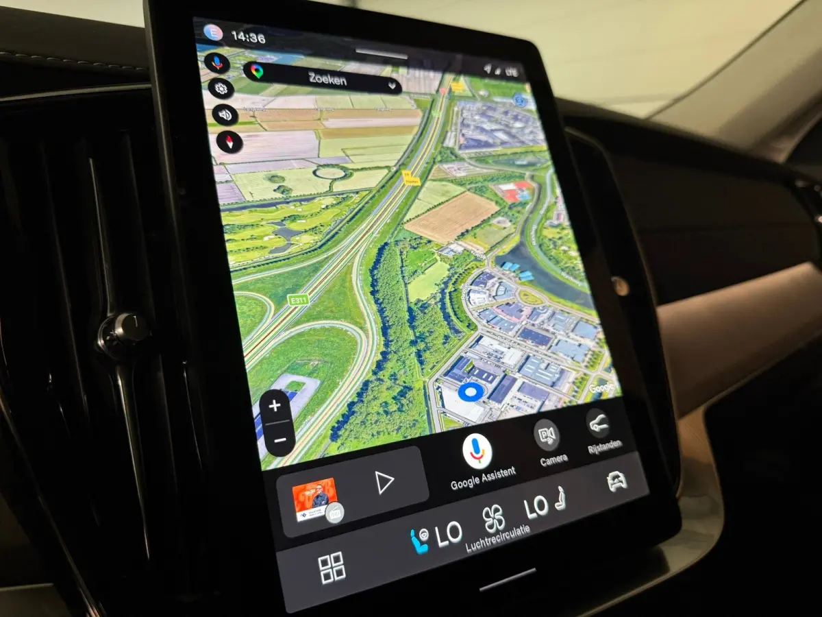 T8 AWD Recharge Ultra Dark | Full Option! | Bowers & Wilkins | Luchtvering | Stoelventilatie | Trekhaak | All Season banden | 360 Camera | Head-Up Display | Stoelmassage | 455pk | Adaptieve 