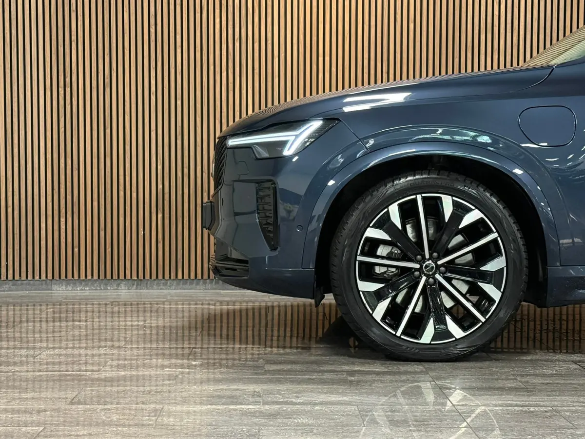 T8 AWD Recharge Ultra Dark | Vol! | Bowers & Wilkins | Luchtvering | Stoelventilatie | Trekhaak | All Season banden | 360 Camera | Head-Up Display | Stoelmassage | 455pk | Adaptieve Cruise C