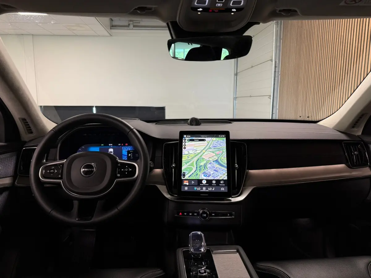 T8 AWD Recharge Ultra Dark | Full Option! | Bowers & Wilkins | Luchtvering | Stoelventilatie | Trekhaak | All Season banden | 360 Camera | Head-Up Display | Stoelmassage | 455pk | Adaptieve 