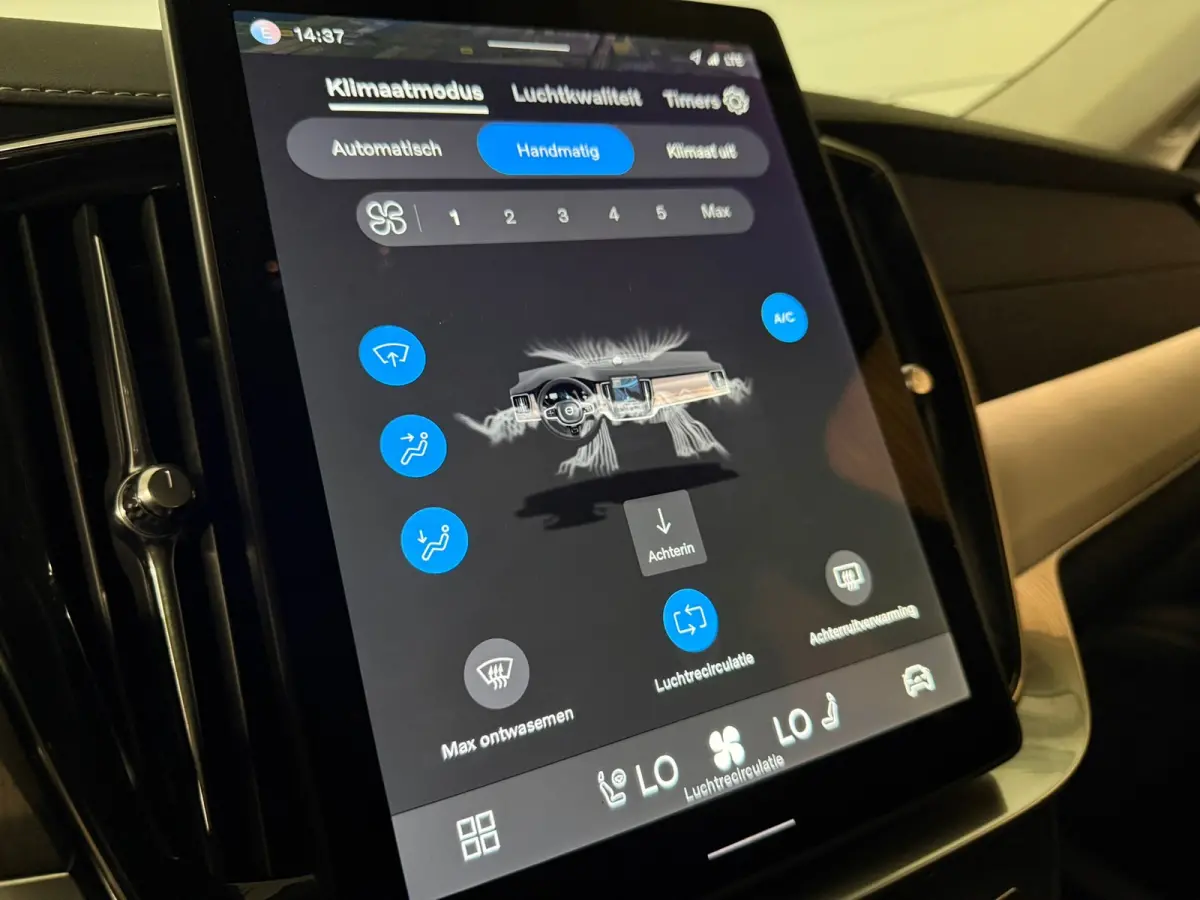 T8 AWD Recharge Ultra Dark | Full Option! | Bowers & Wilkins | Luchtvering | Stoelventilatie | Trekhaak | All Season banden | 360 Camera | Head-Up Display | Stoelmassage | 455pk | Adaptieve 
