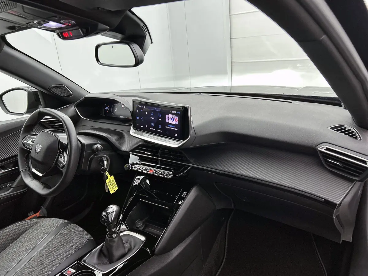 1.2 100pk Allure | Navigatie | Climate Control | Cruise Control | Camera | 17"LMV | LED | Apple Carplay/Android Auto |