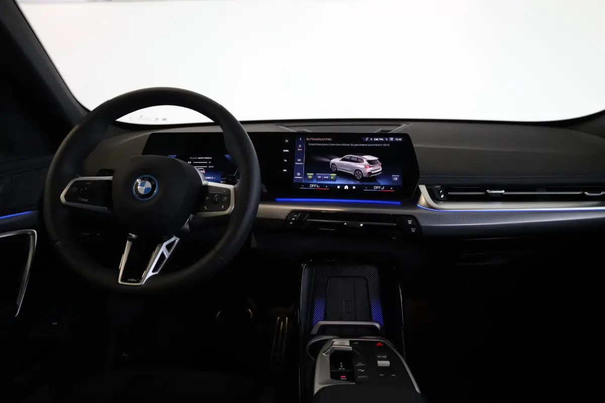 xDrive25e | M Sportpakket | Panoramadak | Achteruitrijcamera | Trekhaak | Stoelverwarming