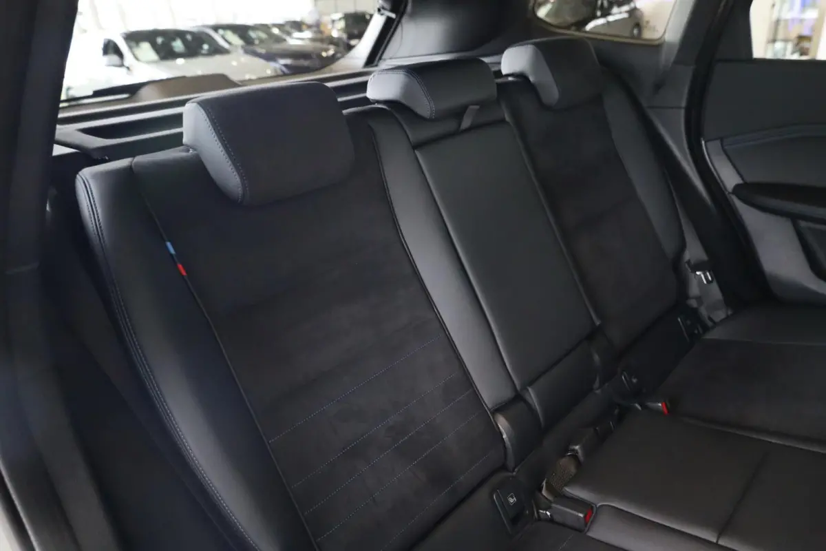 xDrive25e | M Sportpakket | Panoramadak | Achteruitrijcamera | Trekhaak | Stoelverwarming