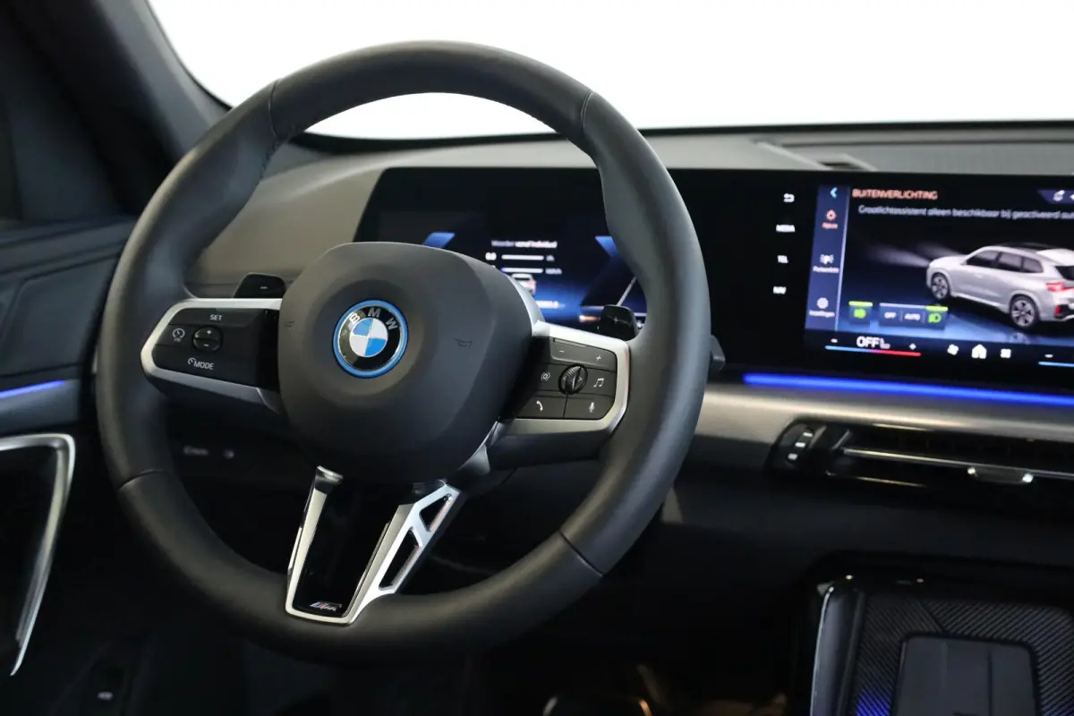 xDrive25e | M Sportpakket | Panoramadak | Achteruitrijcamera | Trekhaak | Stoelverwarming