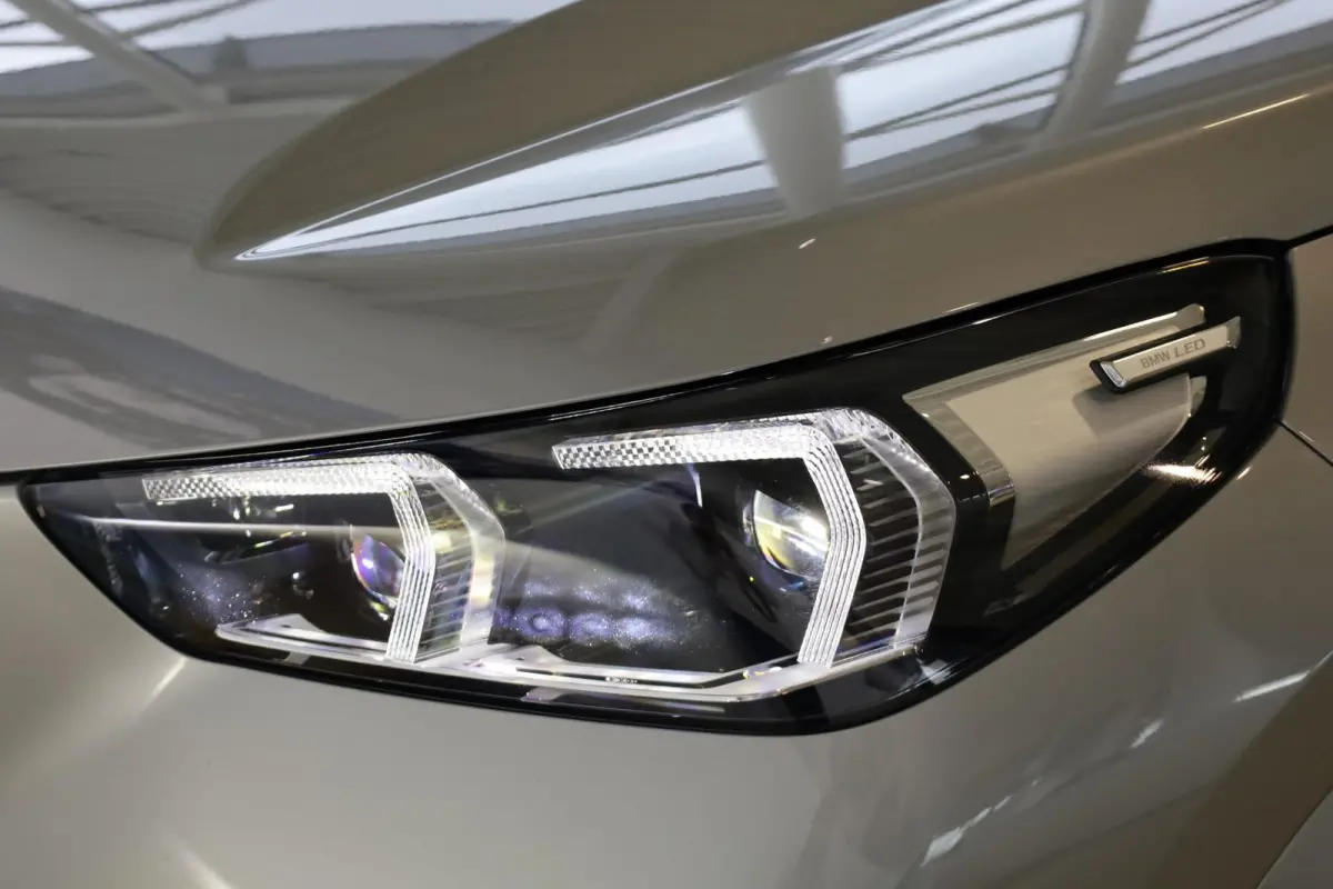 xDrive25e | M Sportpakket | Panoramadak | Achteruitrijcamera | Trekhaak | Stoelverwarming