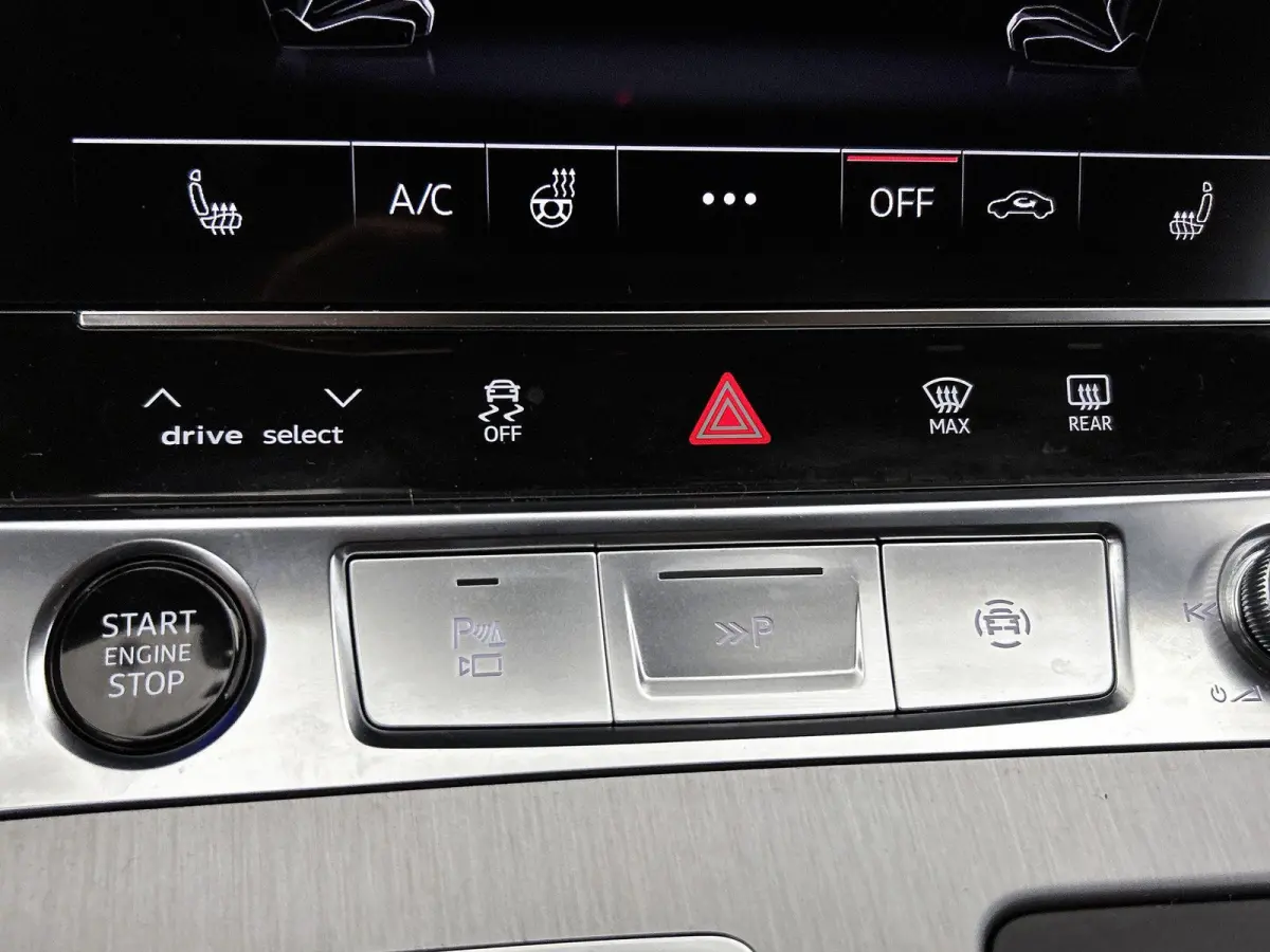 55 TFSI e quattro Pro Line S Competition 367 PK | S-line | Panoramadak | 360 Camera | Adaptive cruise control | Stoelverwarming | Navigatie | Apple Carplay | Android Auto | Lichtmetalen velg