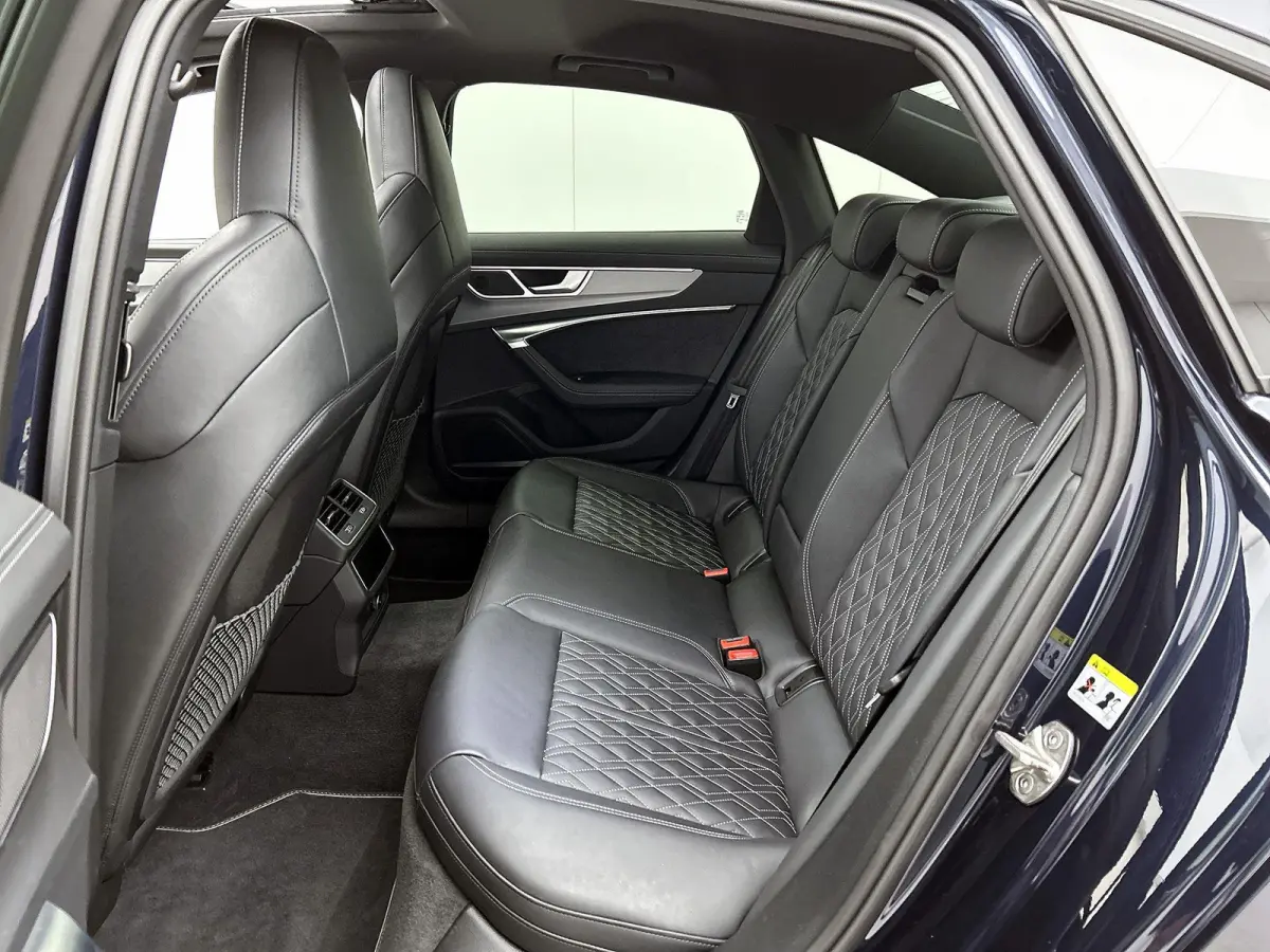 55 TFSI e quattro Pro Line S Competition 367 PK | S-line | Panoramadak | 360 Camera | Adaptive cruise control | Stoelverwarming | Navigatie | Apple Carplay | Android Auto | Lichtmetalen velg