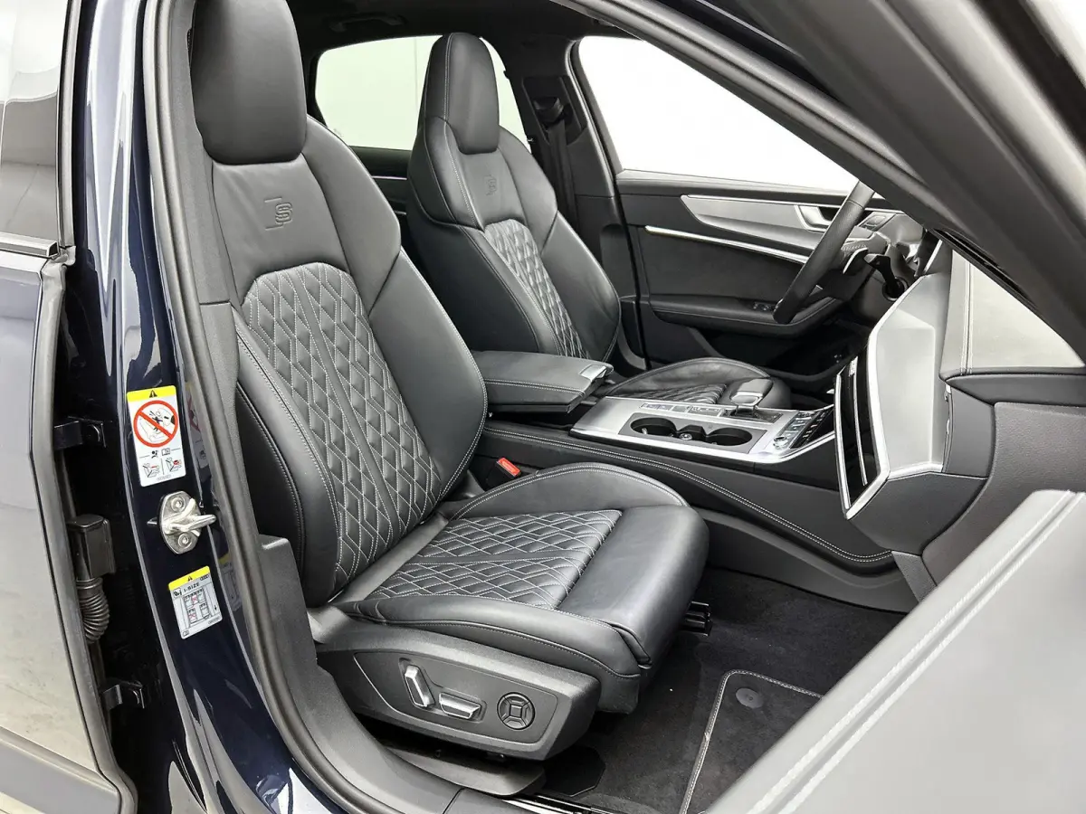 55 TFSI e quattro Pro Line S Competition 367 PK | S-line | Panoramadak | 360 Camera | Adaptive cruise control | Stoelverwarming | Navigatie | Apple Carplay | Android Auto | Lichtmetalen velg