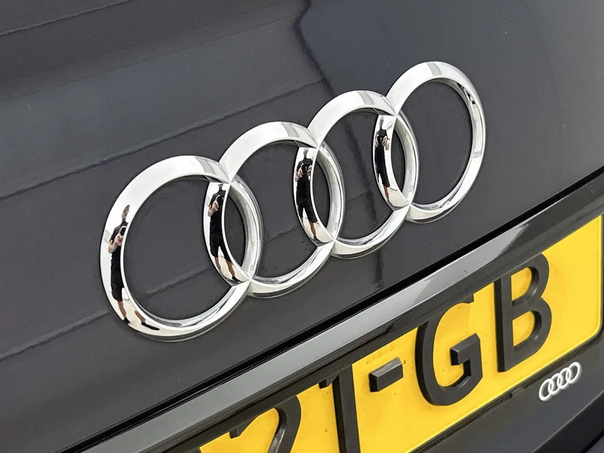 55 TFSI e quattro Pro Line S Competition 367 PK | S-line | Panoramadak | 360 Camera | Adaptive cruise control | Stoelverwarming | Navigatie | Apple Carplay | Android Auto | Lichtmetalen velg