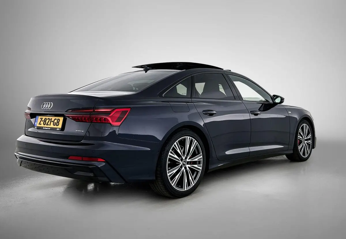55 TFSI e quattro Pro Line S Competition 367 PK | S-line | Panoramadak | 360 Camera | Adaptive cruise control | Stoelverwarming | Navigatie | Apple Carplay | Android Auto | Lichtmetalen velg