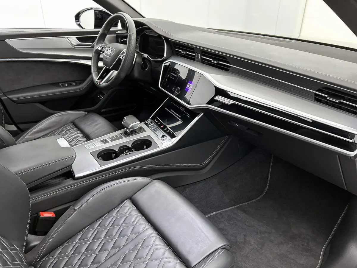 55 TFSI e quattro Pro Line S Competition 367 PK | S-line | Panoramadak | 360 Camera | Adaptive cruise control | Stoelverwarming | Navigatie | Apple Carplay | Android Auto | Lichtmetalen velg