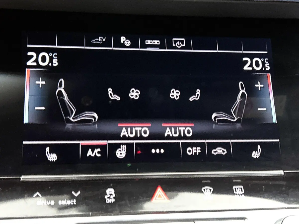 55 TFSI e quattro Pro Line S Competition 367 PK | S-line | Panoramadak | 360 Camera | Adaptive cruise control | Stoelverwarming | Navigatie | Apple Carplay | Android Auto | Lichtmetalen velg
