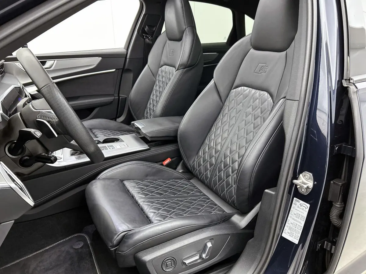 55 TFSI e quattro Pro Line S Competition 367 PK | S-line | Panoramadak | 360 Camera | Adaptive cruise control | Stoelverwarming | Navigatie | Apple Carplay | Android Auto | Lichtmetalen velg