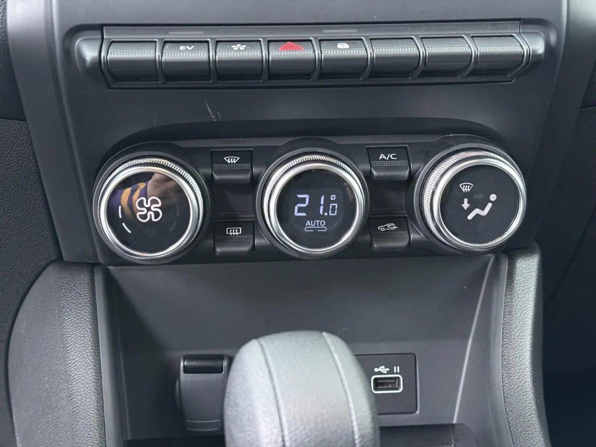 E-Tech full hybrid 145 techno | Automaat | Navigatie | Parkeercamera | Apple CarPlay/Android Auto