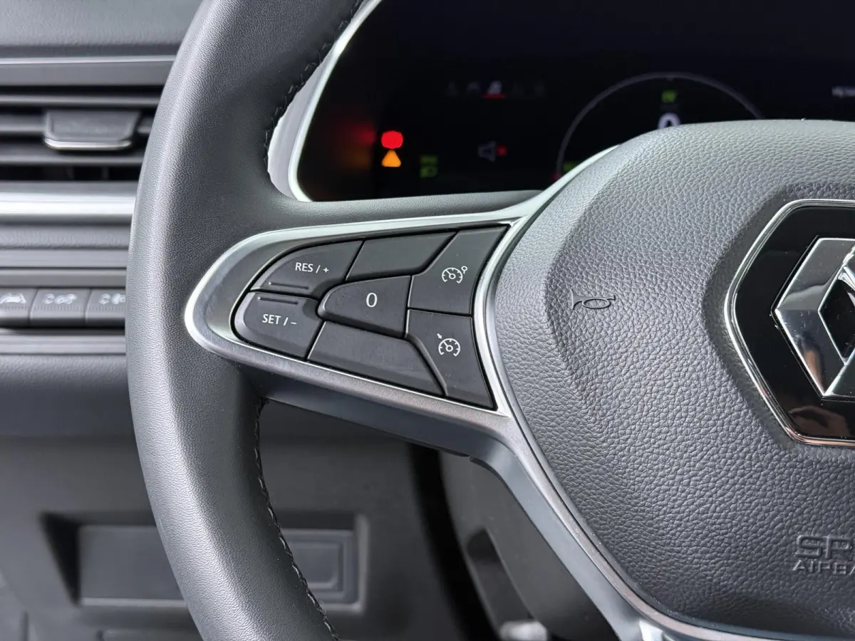 E-Tech full hybrid 145 techno | Automaat | Navigatie | Parkeercamera | Apple CarPlay/Android Auto