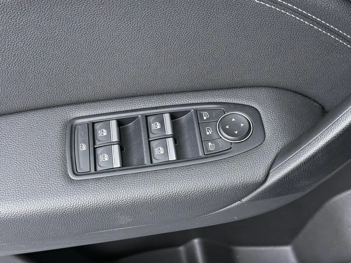 E-Tech full hybrid 145 techno | Automaat | Navigatie | Parkeercamera | Apple CarPlay/Android Auto