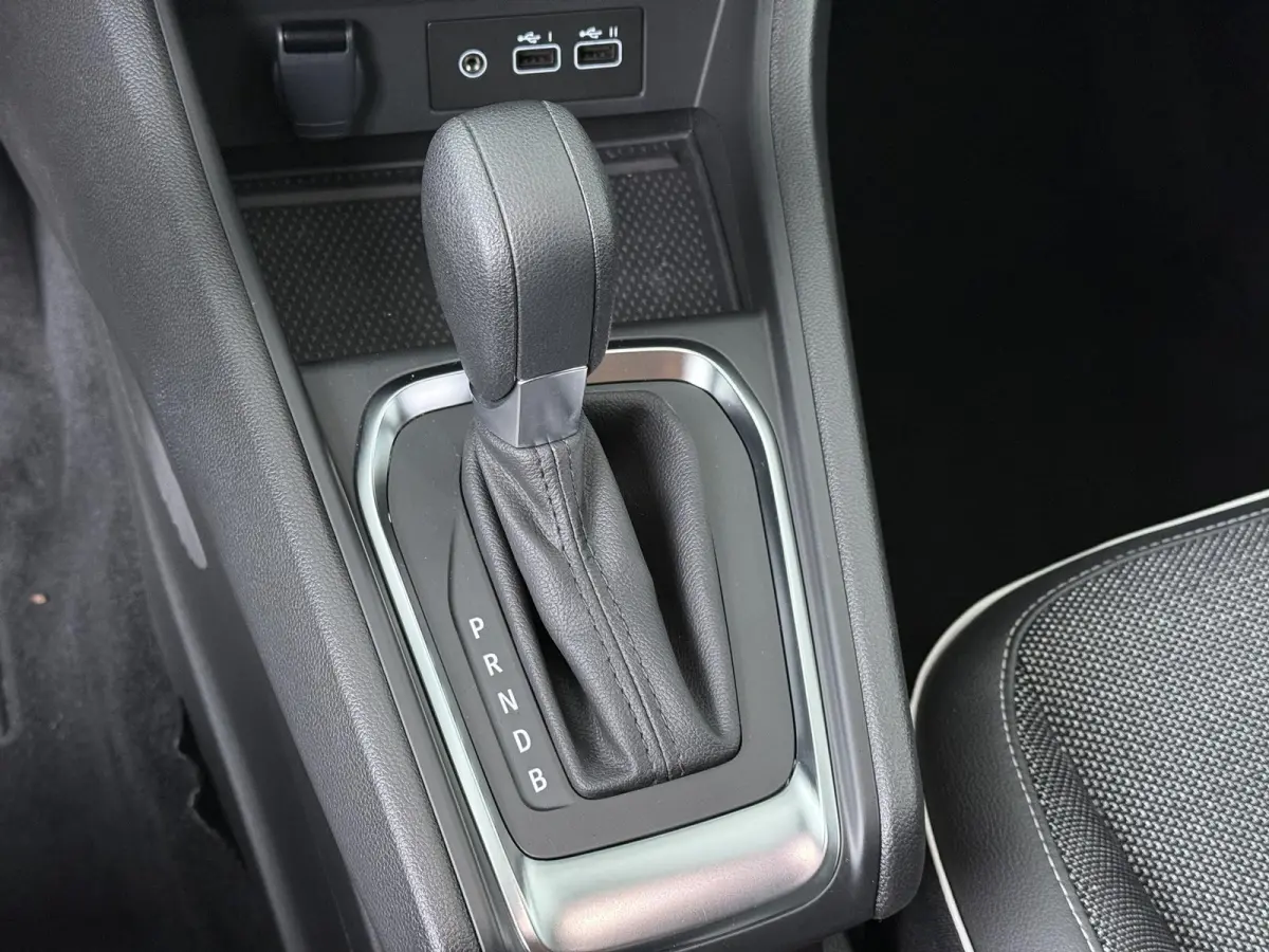 E-Tech full hybrid 145 techno | Automaat | Navigatie | Parkeercamera | Apple CarPlay/Android Auto