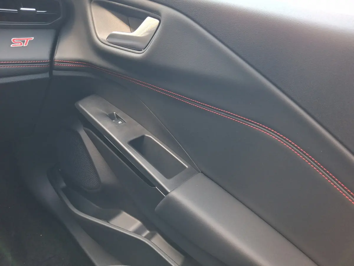 1.0 EcoBoost ST | Armsteun voor | Cruise control adaptief | Draadloze telefoonlader