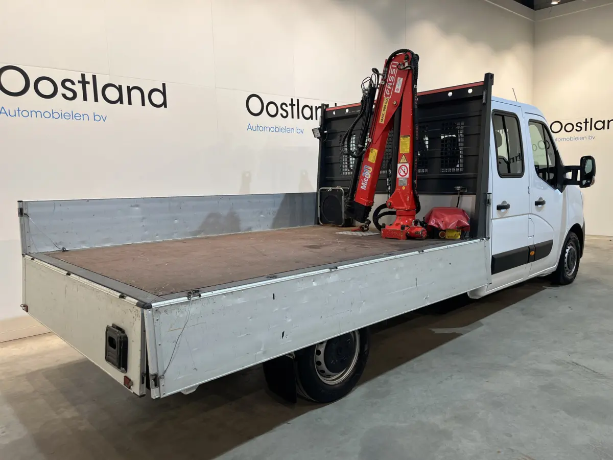 2.3 dCi 145 PK L3 Open Laadbak / Fassi Kraan / Euro 6 / Airco / Trekhaak / Cruise Control / 3-Zits / 65.000 KM !!