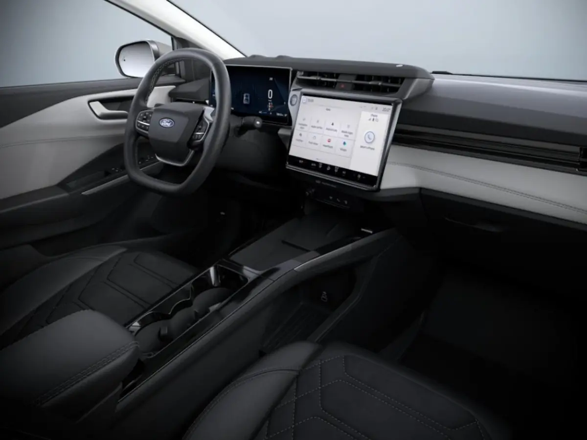 Premium 47 kWh | Achteruitrijcamera | Bang & Olufsen Sound System | Binnenspiegel automatisch dimmend