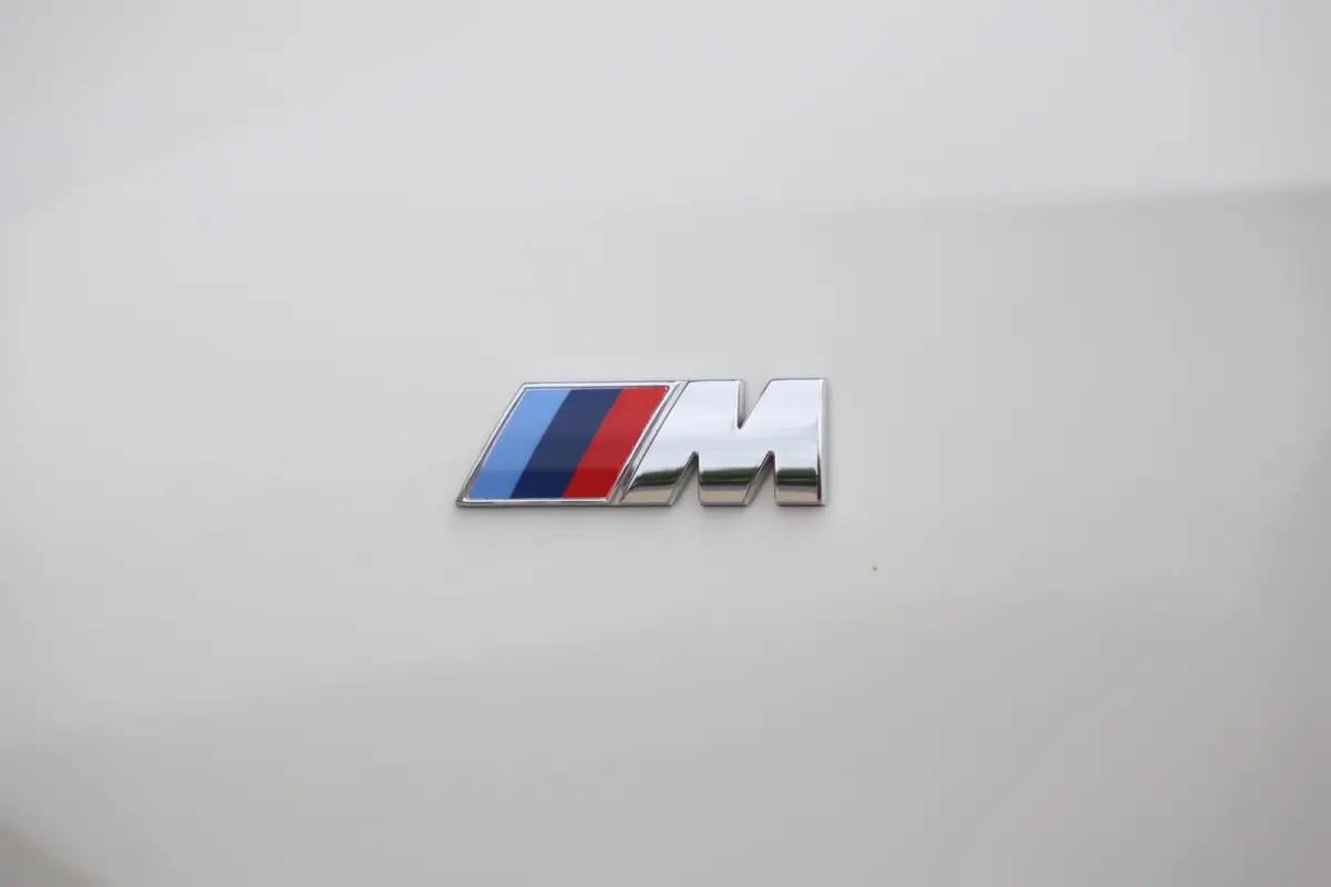 sDrive18i | M-Sport | Stoelverwarming | Trekhaak | Parkeercamera | BLIS | Memory Stoel | Lm Velgen